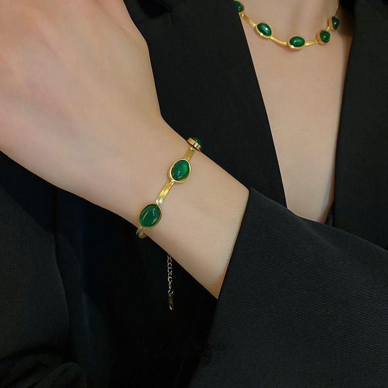 Women's accessories